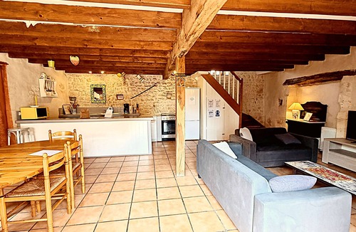 Saint-Just-Luzac House | The Cellar. 3-bedroom house