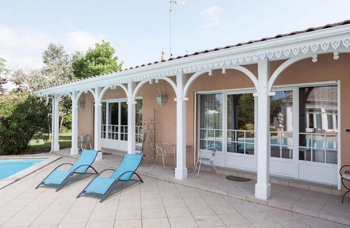 Audenge Cottage | THE MAGIC OF THE BASIN IN THE CITY CENTER