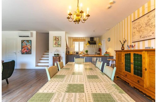 Ventabren Villa | The Provençal Jungle House