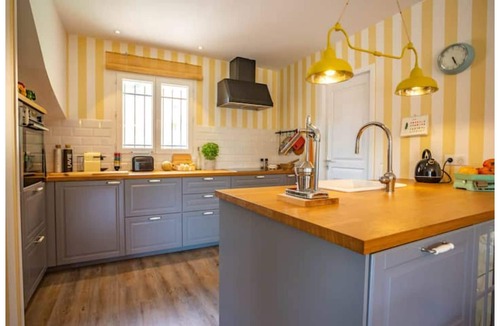 Ventabren Villa | The Provençal Jungle House
