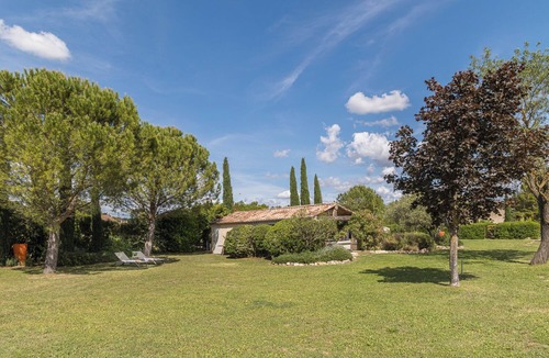 Cabrieres-d'Avignon House | The tranquility of a hamlet at the foot of Gordes, just a stone's throw from all the shops