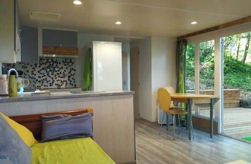 Chateauneuf-sur-Isere House | The Ver de terre mobile home