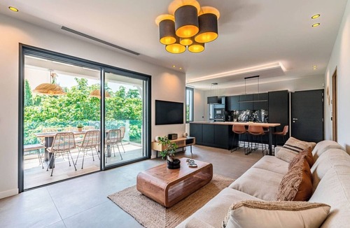 Prado - Republique House | Totolulu Cannes Luxury Properties - The Villa