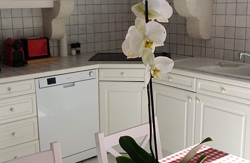 La Bourboule Apartment | Très bel Appartement Dans une Villa Typique du Patrimoine Thermal