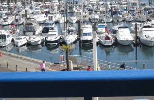 Hendaye Apartment | Tres Belle VUE SUR LE Port,parking Couvert,plage,piscine,wifi,climatisation
