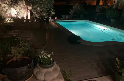 Paradou Bed & Breakfast | Une amazone en Provence