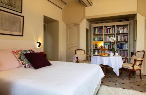 Calas Bed & Breakfast | Une chambre au Château