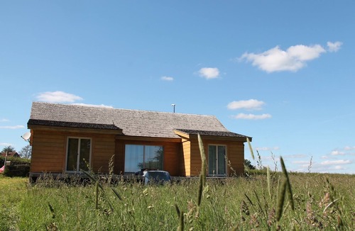 Saint-Germain-Chassenay Ski Chalet | Une Maison en Bois du Québec Près de Nevers, Moulins, le Pal et les Canaux !