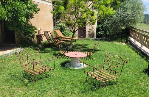 Forcalquier Apartment | Unusual gîte for 2 people in a 17th century tower