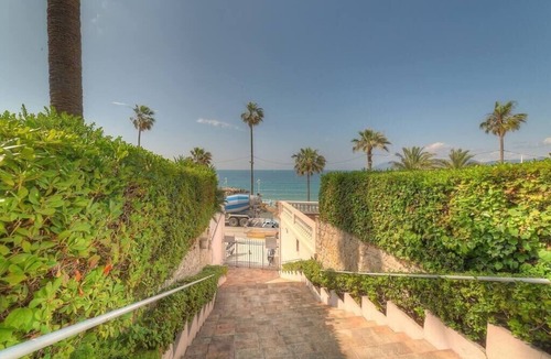 Le Suquet Apartment | Upstays Beachfront Calm 45m² Apartment