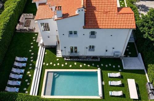 Juan-les-Pins House | UrbanFlat 228 - Villa d Exception avec Piscine Privee et Plages a Pied Juan les Pins