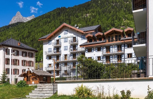 Vallorcine Apartment | V Balme 03: Beside Ski Lift; Pool, Sauna & Gym, Vallorcine (Argentiere), France