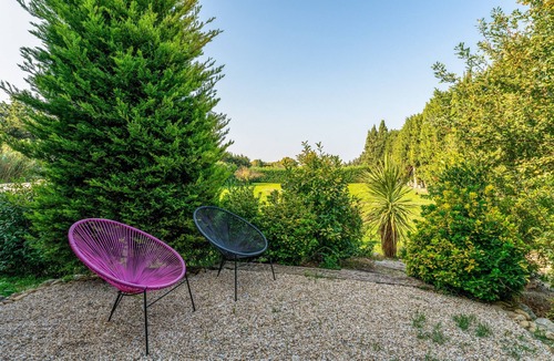 Eyragues House | Vacation Home 'Rooftop Terrace in Provence' with Private Terrace, Pool, Wi-Fi & AC