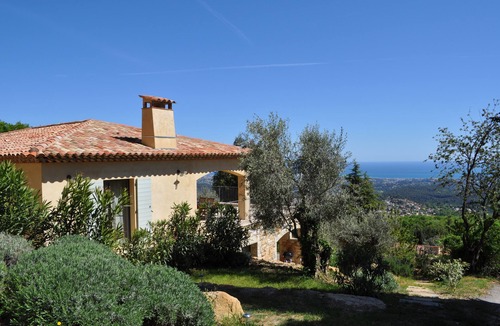 Vence House | Vence , near Nice 1/2 villa 5 * A.C ,large terrace, sea view, heated pool