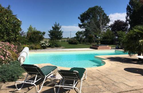 Toulon-sur-Allier House | Villa avec piscine chauffée et jardin près de Moulins - FR-1-489-356
