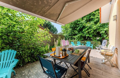 La Teste-de-Buch Villa | Villa Les Tamaris – Peaceful 8-Person Retreat with Garden, Near Arcachon Beaches