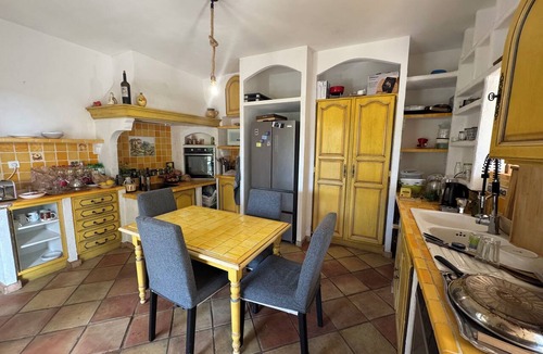 La Treille House | Villa Manon: A peaceful guesthouse in a villa in Marseille