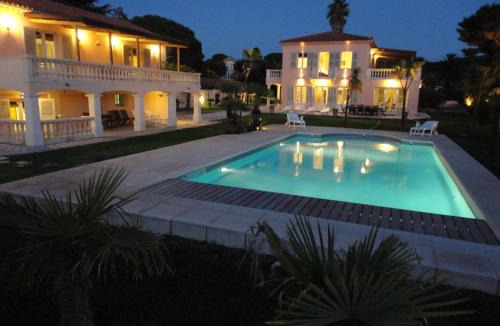 Saint-Tropez Hotel | Villa Playa del Sol - B1