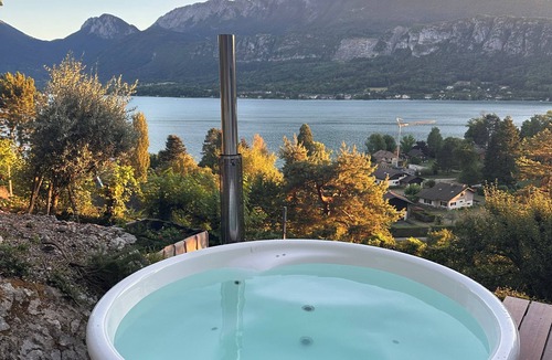 Rovagny Villa | Villa pool jacuzzi breathtaking view of Lake Annecy