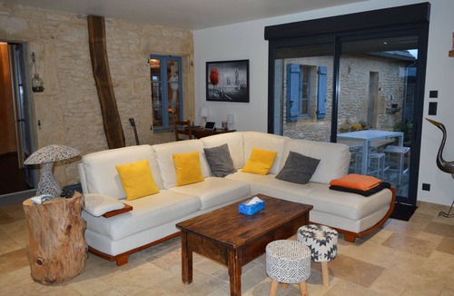 Saint-Amand-de-Coly Villa | Villa "Un Grand Paradis Dans Le Périgord" with Private Heated Pool, 2 Private Terraces & Wi-Fi