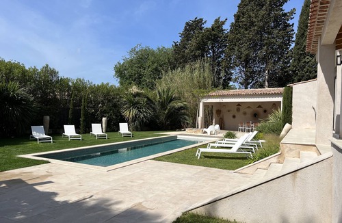 Saint-Tropez City Centre Villa | VILLA WITH 5 BEDROOMS, 200M FROM THE BEACH BOUILLABAISSE 1KM FROM PORT ST-TROPEZ