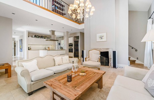 La Croix-Valmer Villa | Villa with Pool, Vineyard and Sea Views in La Croix-Valmer