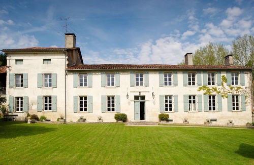 Saint-Romain House | Walking distance to Aubeterre - Gorgeous Country Manor for families, heated pool
