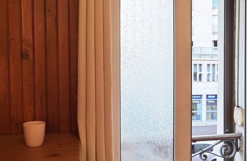 Gare Apartment | Warm Wood-Tone Studio near Metro in Paris 13th/1mn to Metro