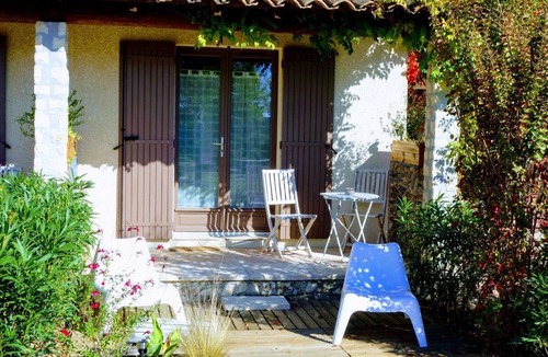 Gras Bed & Breakfast | Wasaï Guest Room with Private Terrace, Wi-Fi, and Air Conditioning