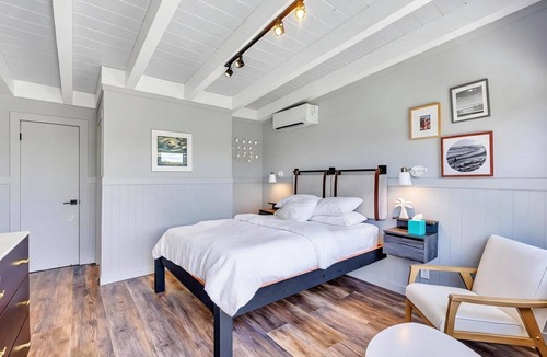 Hampton Bays Hotel | Waterfront studio and more in a Boutique Hotel, Heart of Hampton Bays,.