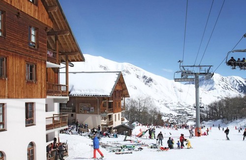 Saint-Sorlin-d'Arves Apartment | Wifi, 100m from shops, swimming pool, balcony, parking, tv, ski locker, 68m², Saint Sorlin d'Arves