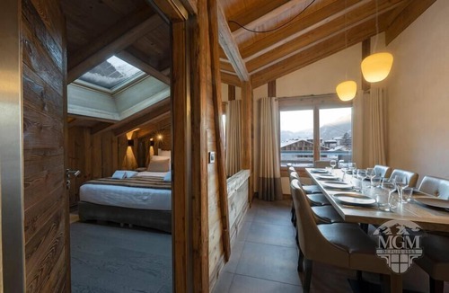 Chamonix City Centre Apartment | Wifi, 50m from shops, fitness, swimming pool, sauna, hammam, balcony, ski locker, 40m², Chamonix