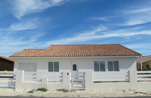 Vensac Villa | Wonderful private villa for 8 people with private pool, WIFI, TV, terrace and pets allowed