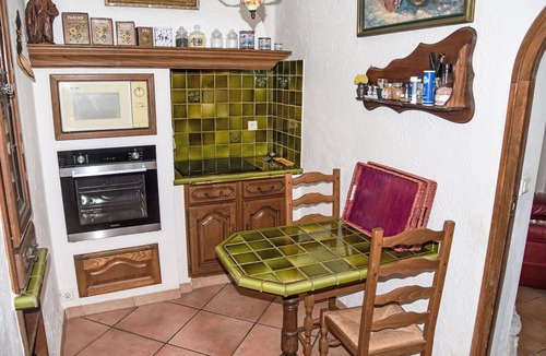 Saumane-de-Vaucluse Villa | Wonderful private villa for 7 guests with WIFI, private pool, TV and terrace