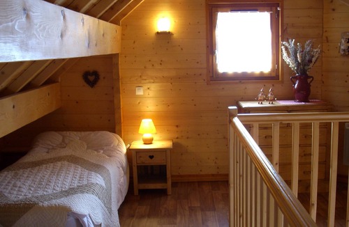 Mont-Dore Hotel | WOODEN CHALET + SPA "Les Ecureuils" N ° 1 (4 stars) LE MONT DORE / VIEW OF MOUNTAINS