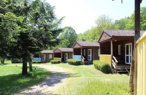 Correze Ski Chalet | ZEcamping 3 étoiles piscine chauffée chiens acceptés mobil-home 4 pers