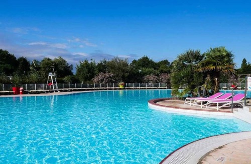 Gastes House | ZEcamping 4* piscine couverte animations locatif clim 36m2 6 pers
