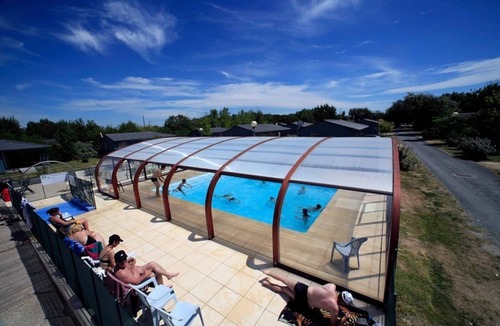 Saint-Denis-d'Oleron Ski Chalet | ZEcamping 2 étoiles 500m plage piscine chauffée piscine couverte dog friendly