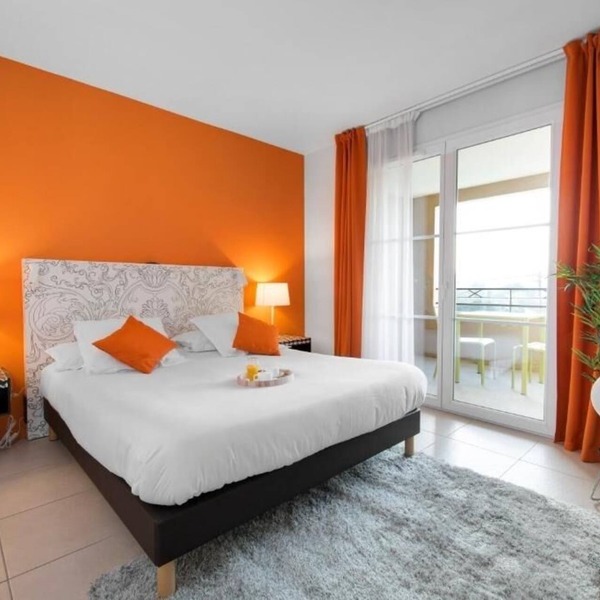 2BR Countryside Flat | Full Kitchen | Experience Cannes Film Culture 6 Mi Away