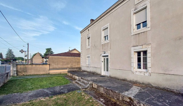 1 bedroom lovely apartment in savignac-les-églises