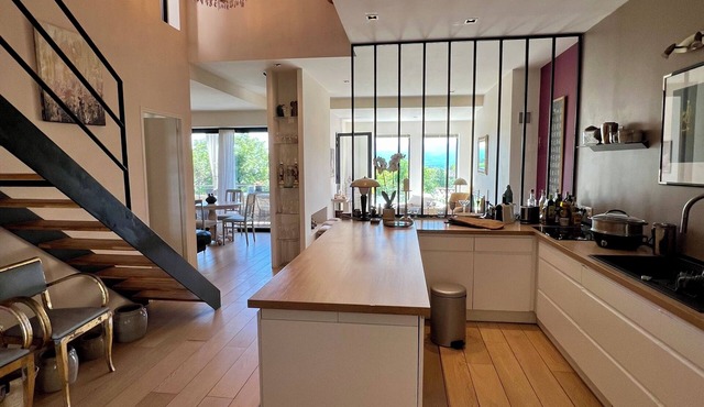 1 Bedroom Private vacation home in Goult