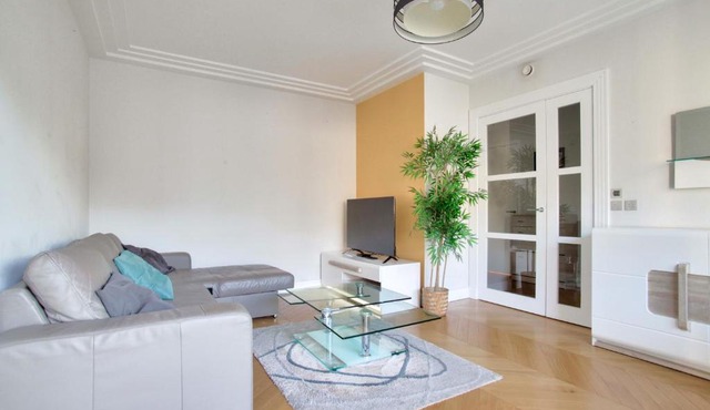1 Bedroom Saint Germain Sevres