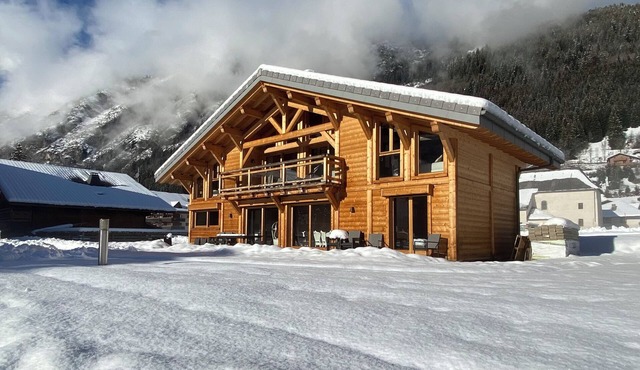 14-person chalet with private indoor pool
