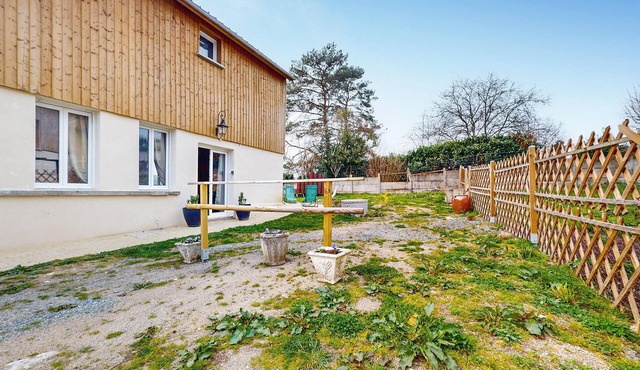 2 bedroom amazing home in Cossaye