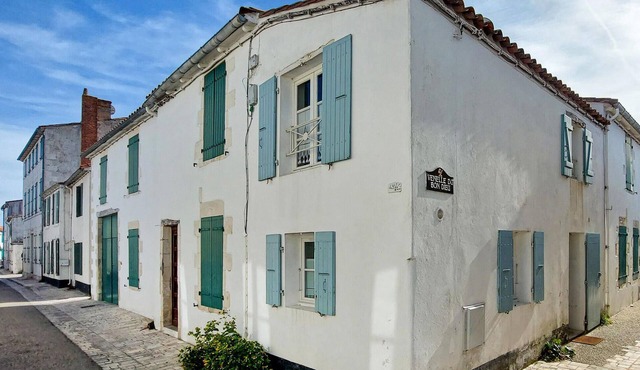 2 bedroom awesome home in Ars-en-Ré