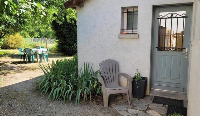 2-bedroom house with enclosed garden in Sologne, pets allowed