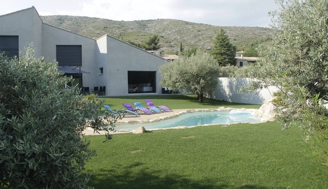 2 independent B & B at the foot of Sainte Victoire