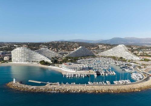 2 pièces 4 personnes magnifique vue mer clim parking