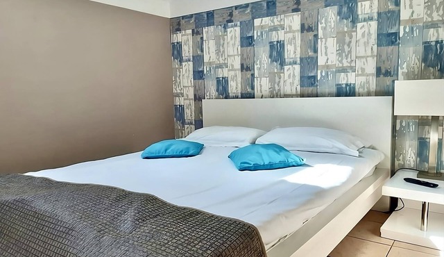 2 Units | Alpine 2BR Flat | Walk to Toboggan Sledding Runs & Playgrounds