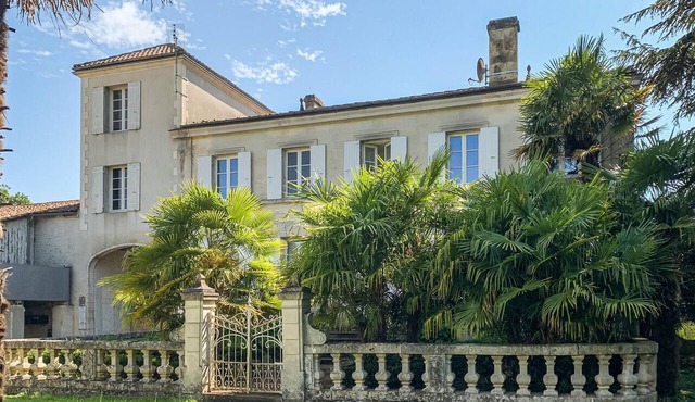 3 bedroom pet friendly apartment in Tesson in Tesson